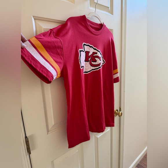 Men's Majestic Threads Travis Kelce Red Kansas City Size L Fit T-Shirt - Picture 3 of 7